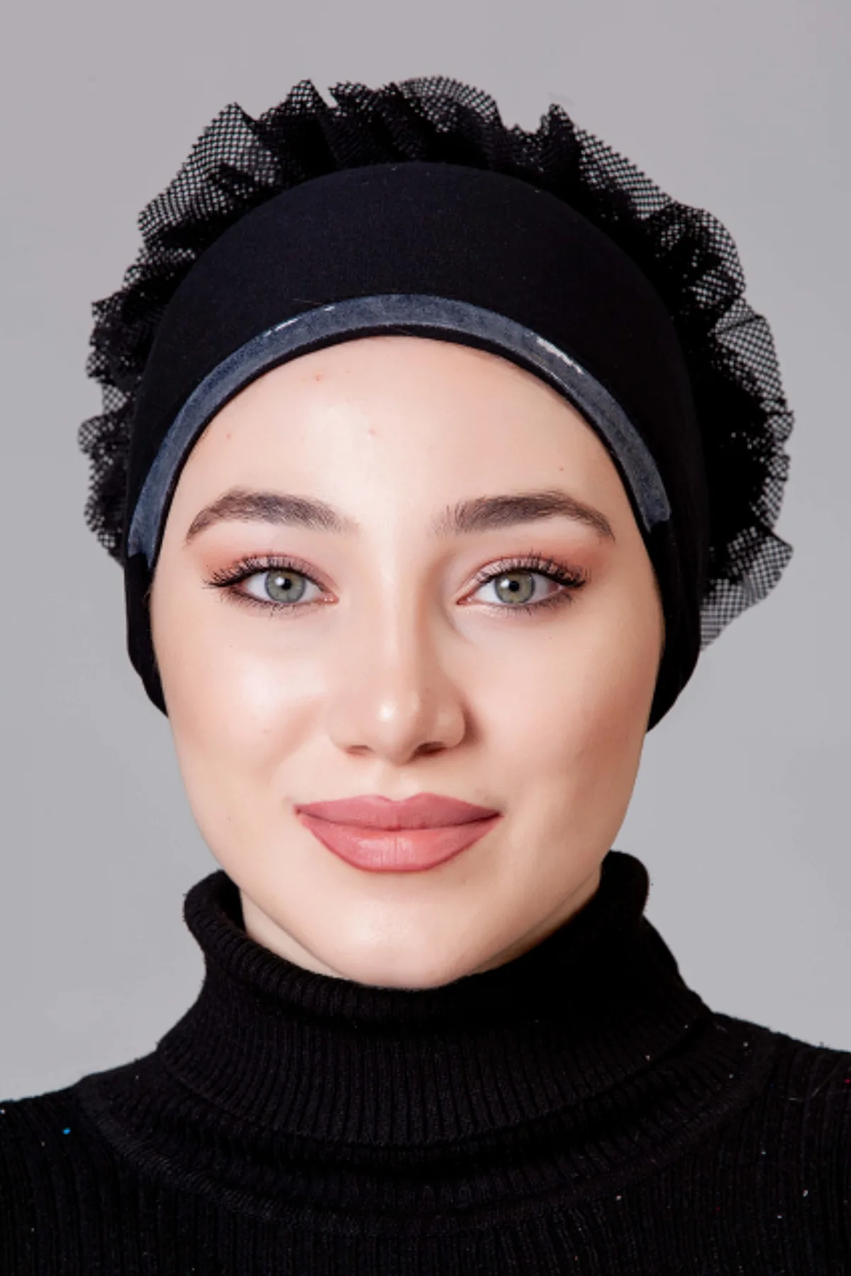 Siyah Fırfırlı Dikişsiz Kaymayan Bone (Likralı)